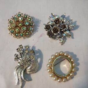 Elegant Silver and Gold Brooch Set